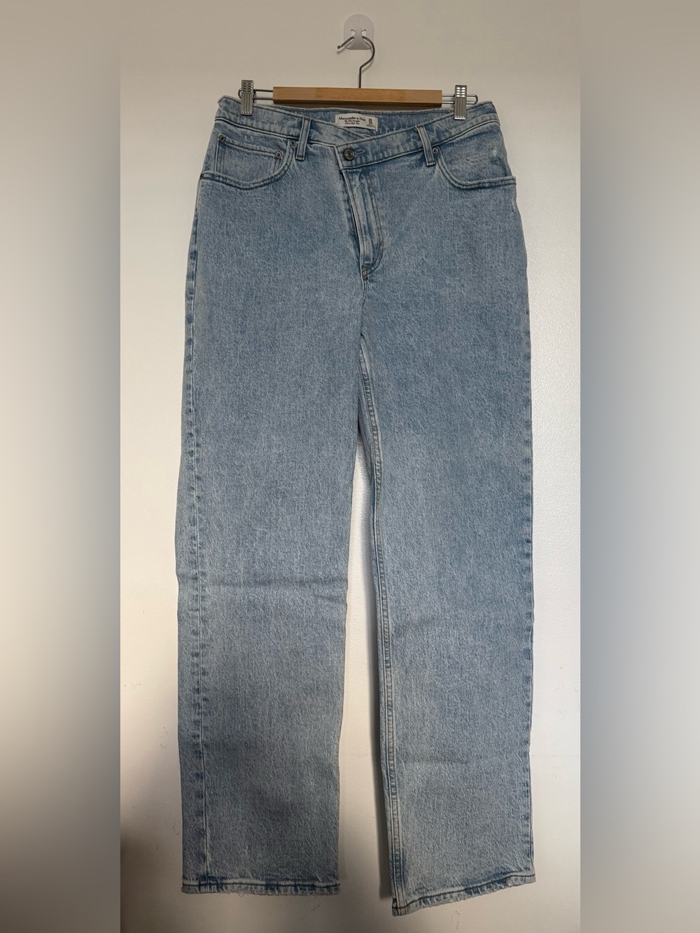 Abercrombie 90s straight ultra high-rise jeans